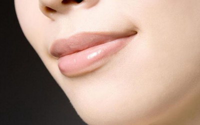 唇纹是什么原因造成的_去唇纹效果好的唇膏
