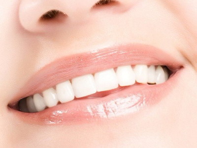 拔掉蛀牙后多长时间可以镶假牙_假牙牙根疼是怎么回事
