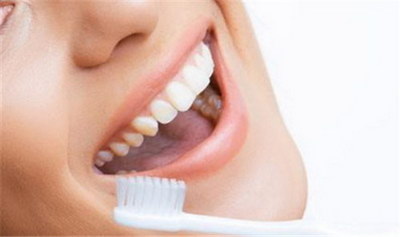 拔完智齿多长时间可以刷牙(拔智齿之后多长时间可以刷牙)
