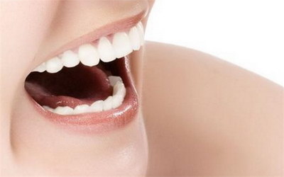 下牙稀疏有两颗牙长在智齿的地方(下牙稀疏有两颗牙长在智齿的地方)