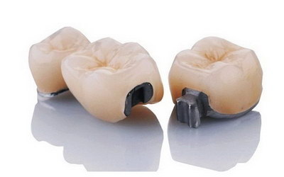 牙齿怎么做根管治疗呢(牙齿的根管治疗怎么处理)