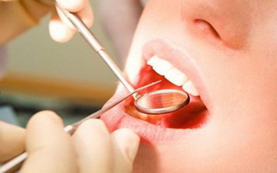吃苹果牙龈肿了怎么办_咳嗽期间牙龈经常出血