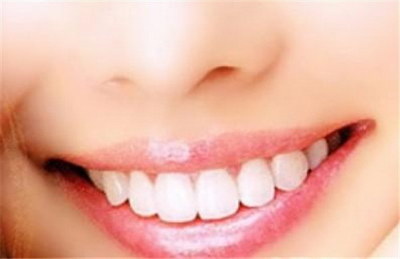 拔牙后周边牙齿紧不舒服_拔牙齿多久可以正常涮牙