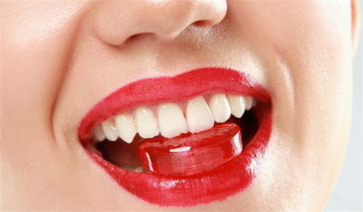 刷牙牙缝出血是什么原因_吃东西经常塞牙缝怎么办