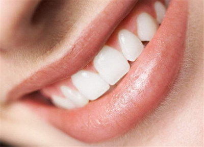 吃瓜子对牙齿有影响吗_吃瓜子卡在牙齿上怎么办
