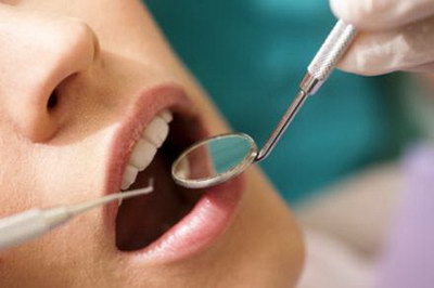 做完牙贴面后牙齿敏感怎么办_冰瓷牙贴面和树脂有什么区别