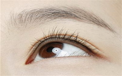 割双眼皮割多宽会自然些_割双眼皮割多宽是标准的