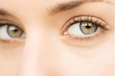 右眼角留疤有什么说法_右眼角出血的治疗方法