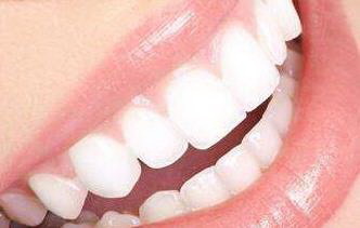 刷牙牙龈出血怎么治疗_刷牙时牙龈出血的原因