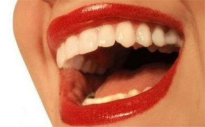 牙齿怎么才可以变白 百科(白牙的重要性)