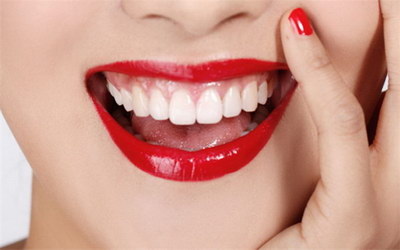 口苦尿黄牙龈出血是什么原因