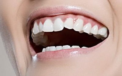 智齿为什么容易长蛀牙_智齿为什么是黑白画面