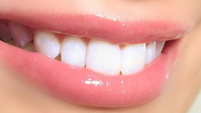 刷牙时牙龈容易出血是什么情况_刷牙时牙龈经常出血是怎么回事