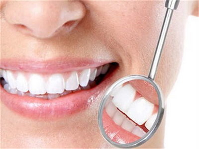 门牙龋齿补牙能维持多久